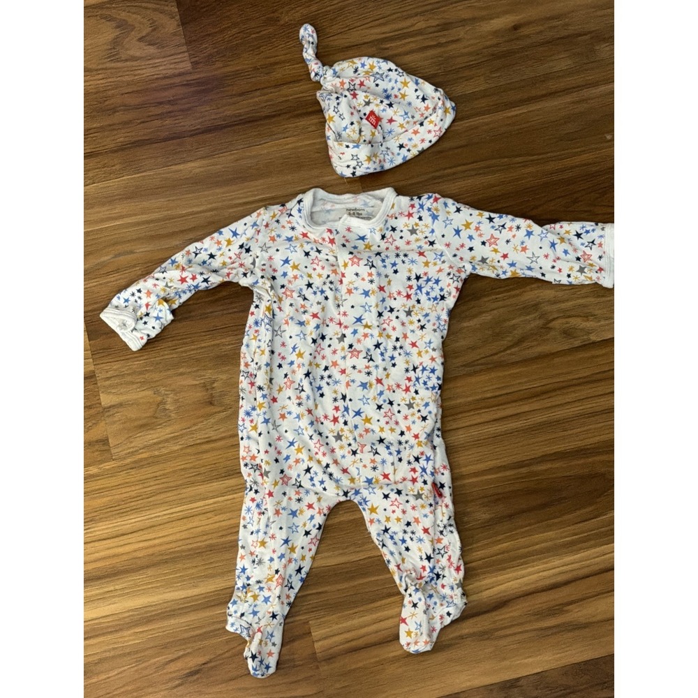 Magnetic Me Baby Newborn Boys Footed Sleeper Cap Stars EUC White Colors